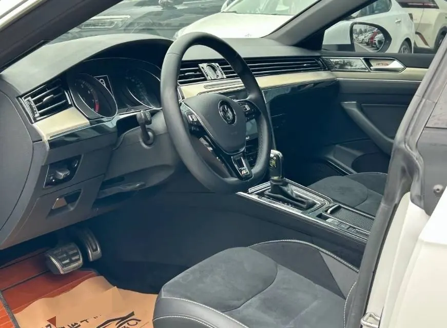 Volkswagen 2020 CC 2.0TSI 330TSI Huayan Edition Automatic Gear 4