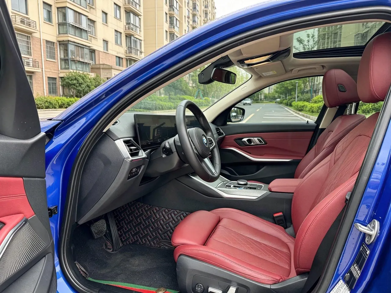 BMW 2022 i3 eDrive 35L automatic gear 6