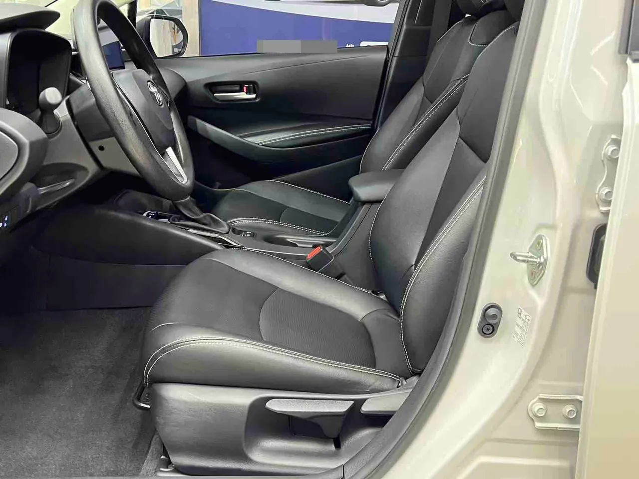 Toyota 2023 corolla 1.2T stepless elite version of automatic gear 10