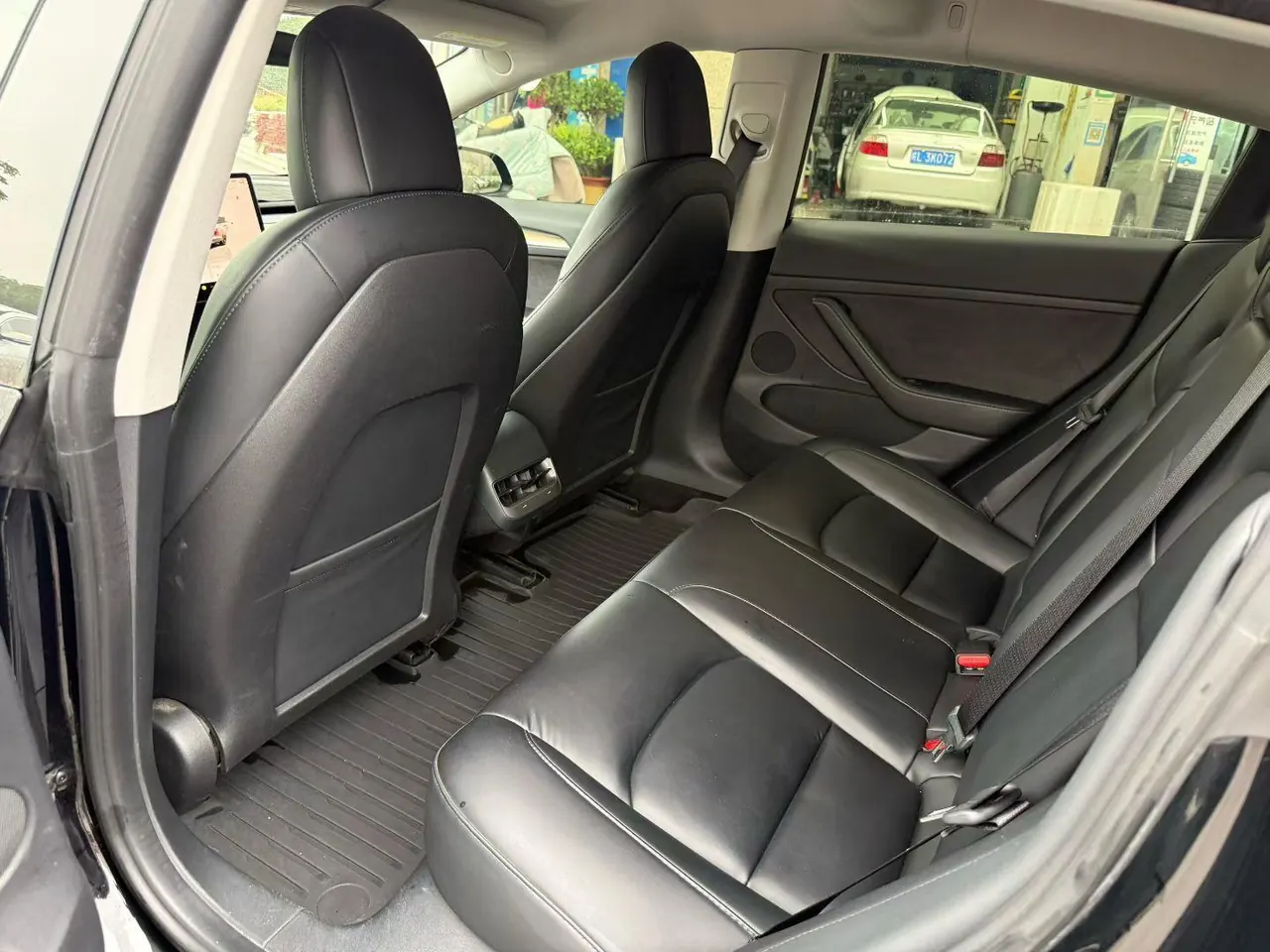 Tesla 2022 Model 3 rear-wheel drive version of automatic transmission 3