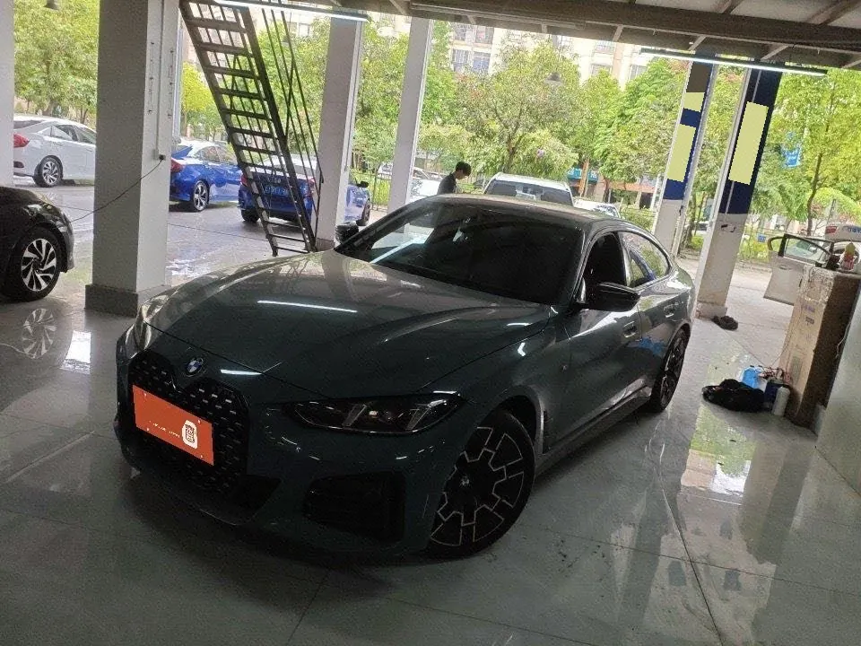 打开图片灯箱:BMW 4 Series (Imported) 2024 430i Four-Door Coupe 2.0T M Sport Night Edition Automatic