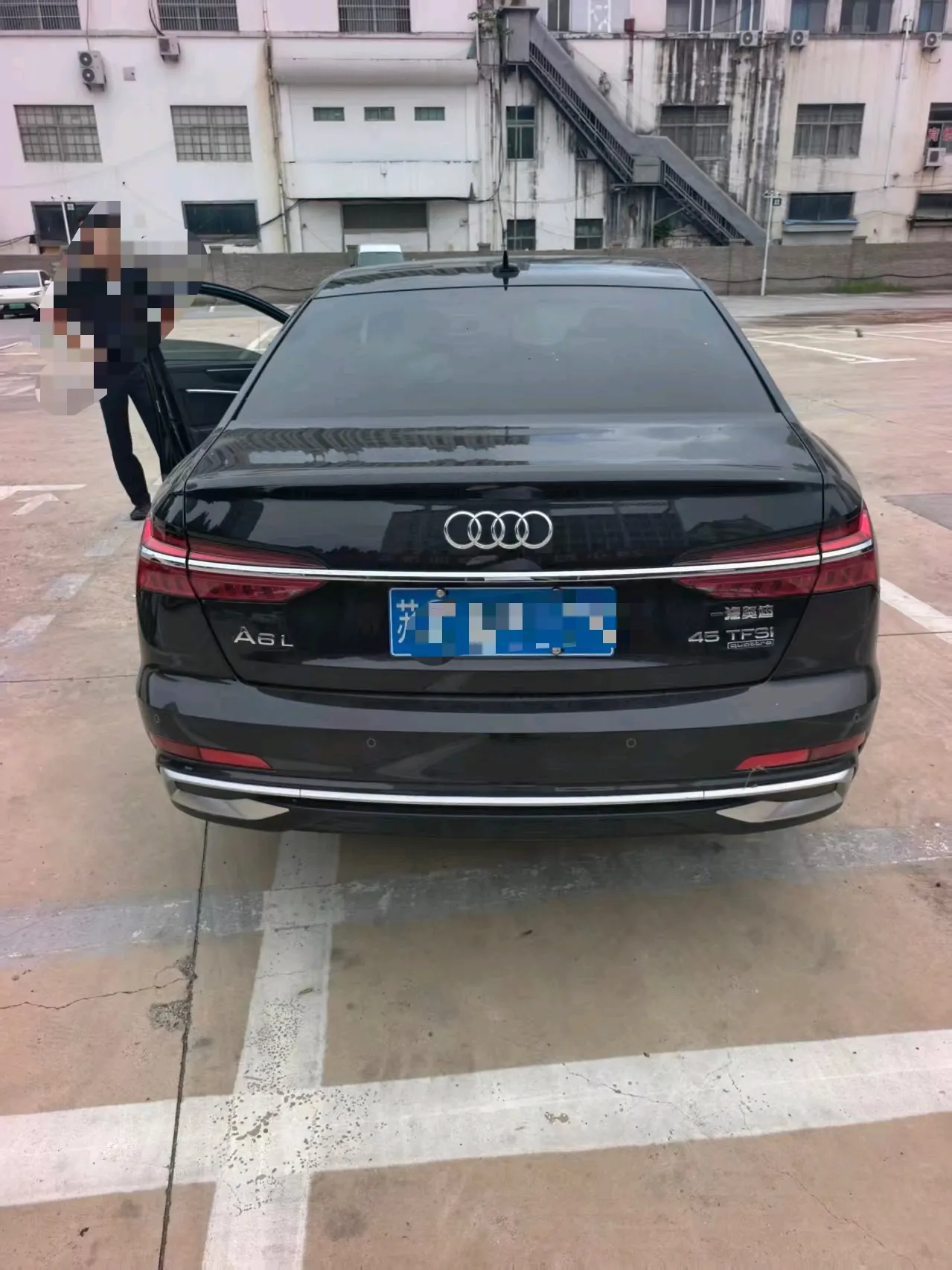 Audi 2024 A6L 2.0TFSI 45TFSI Quattro Selected Dynamic Automatic 5