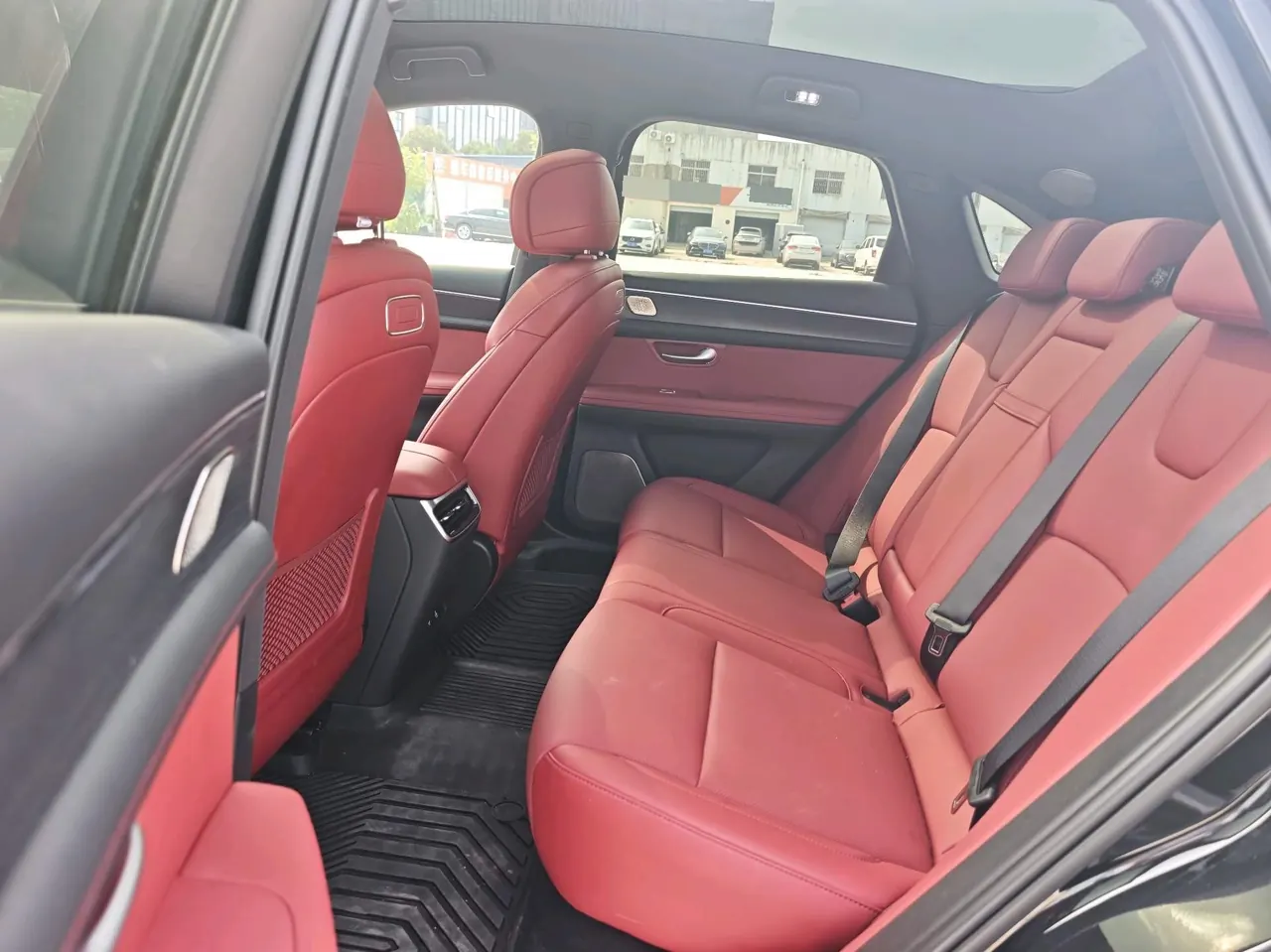 AITO 2025 AITO M5 extended range Ultra 4-wheel drive version automatic gear 8