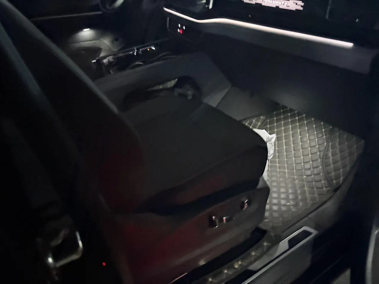 Volkswagen 2023 Tuang X 2.0TSI 380TSI 4WD Respect Deluxe Automatic Transmission 6