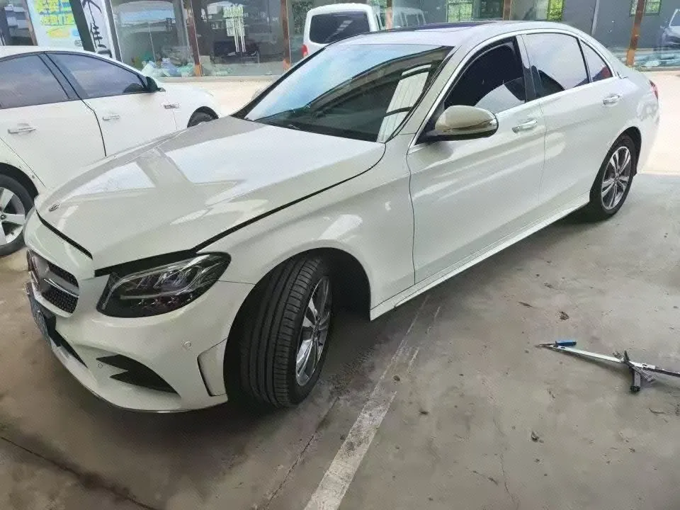 打开图片灯箱:Mercedes Benz Class C 2020 C 200 L 1.5T Dynamic Sports Edition Automatic Gear