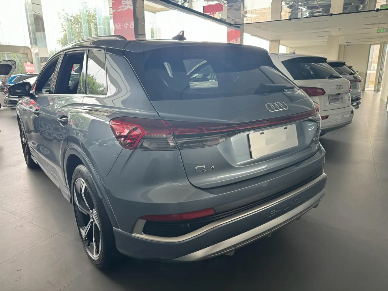 Audi 2022 Q4 e-tron 50 Quattro Creation Edition Automatic Gear 4