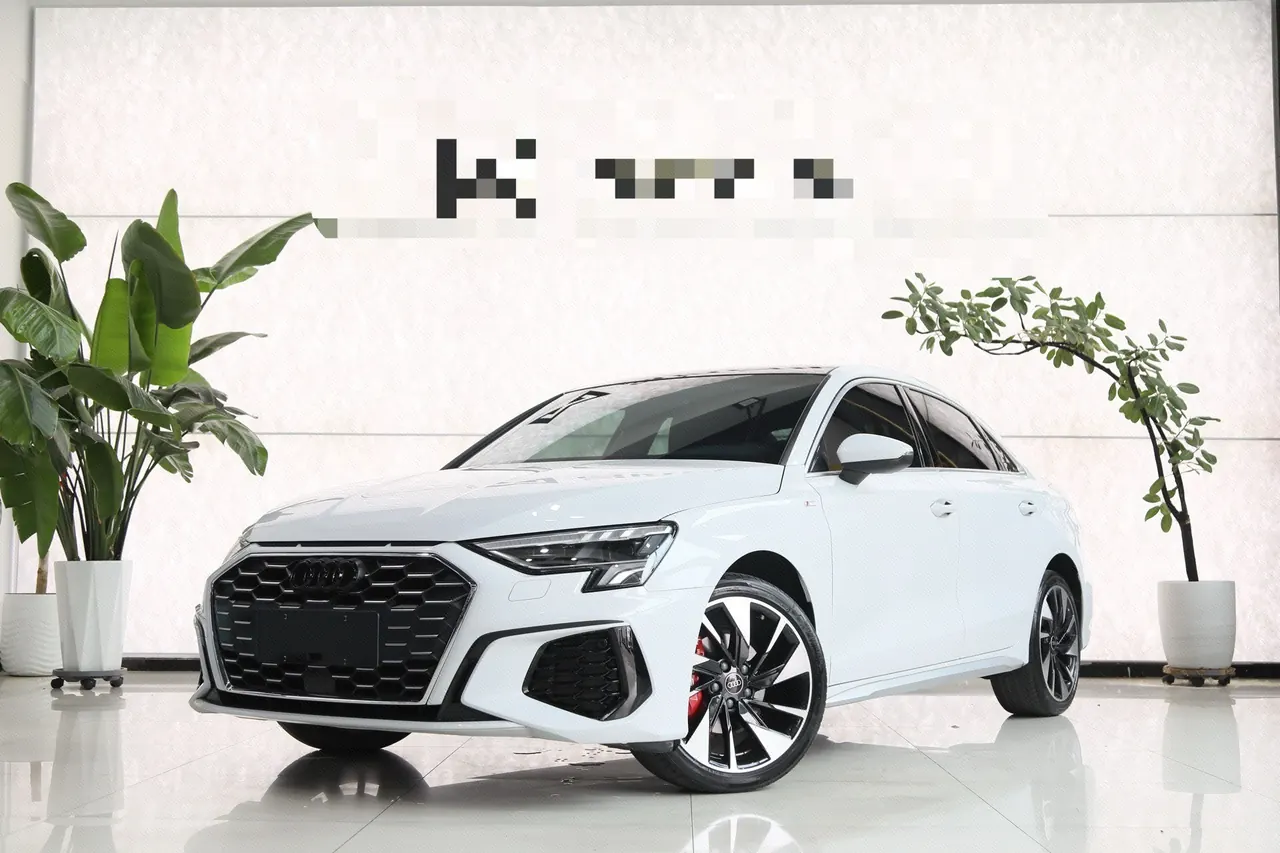 打开图片灯箱:Audi 2023 A3L Limousine 1.4TFSI 35TFSI Fashion Sport Version Automatic Transmission