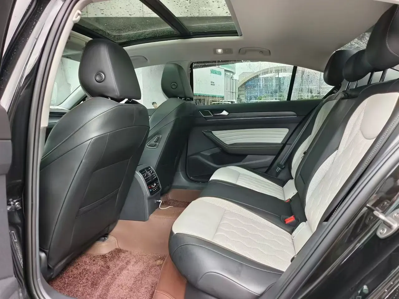 Volkswagen 2025 Magotan 2.0TSI 330TSI Luxury (Modified 2) Automatic Gear 9