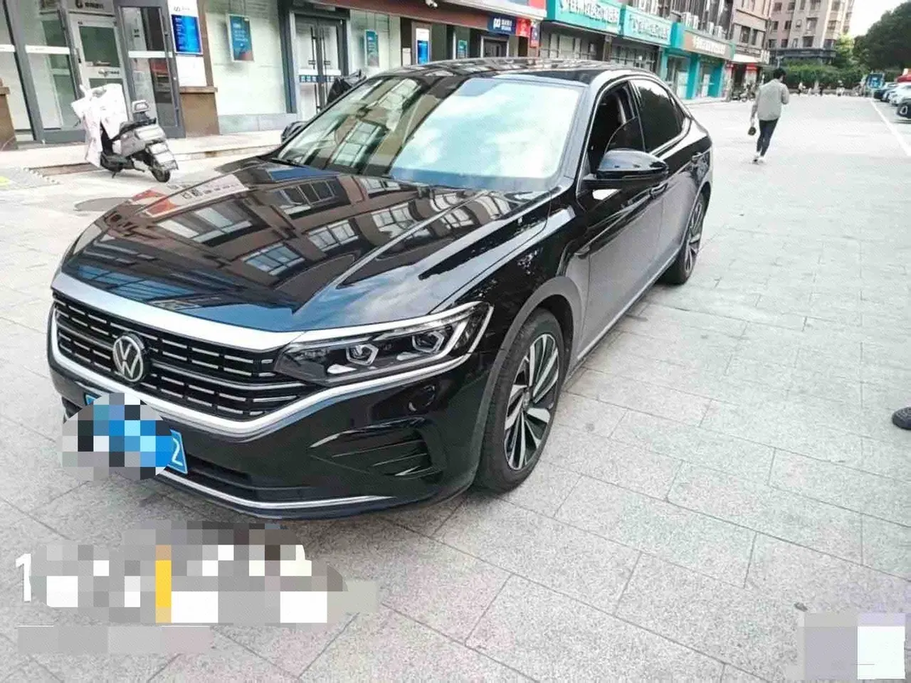Open image lightbox: Volkswagen 2022 Passat 2.0TSI 330TSI Deluxe Edition Automatic