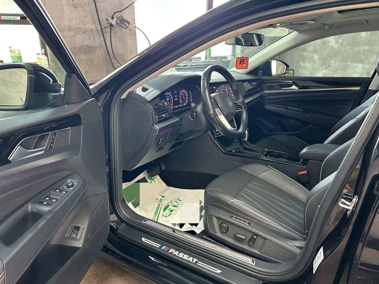 Volkswagen 2022 Passat 2.0TSI 330TSI Deluxe Edition Automatic 4