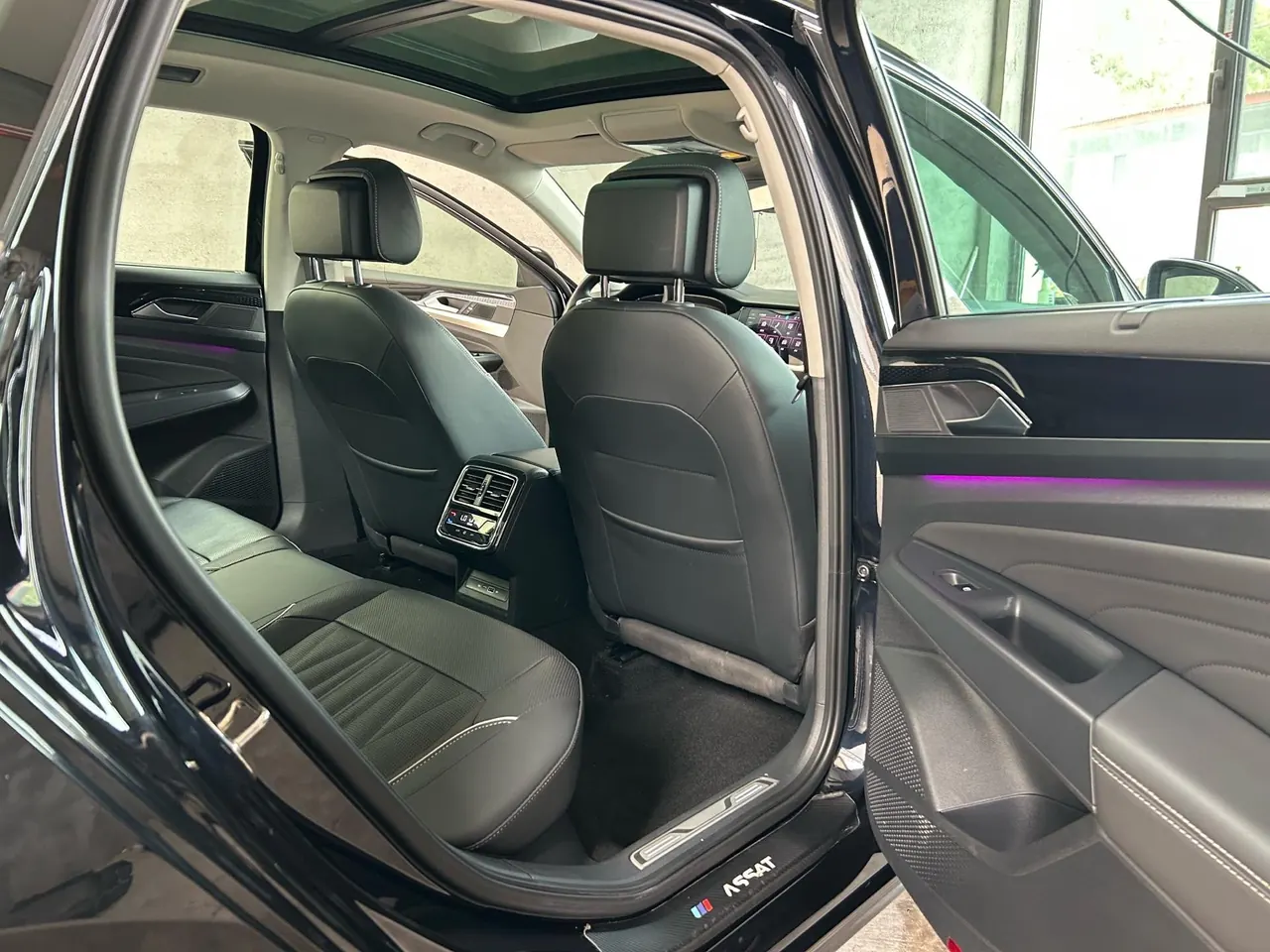 Volkswagen 2022 Passat 2.0TSI 330TSI Deluxe Edition Automatic 6