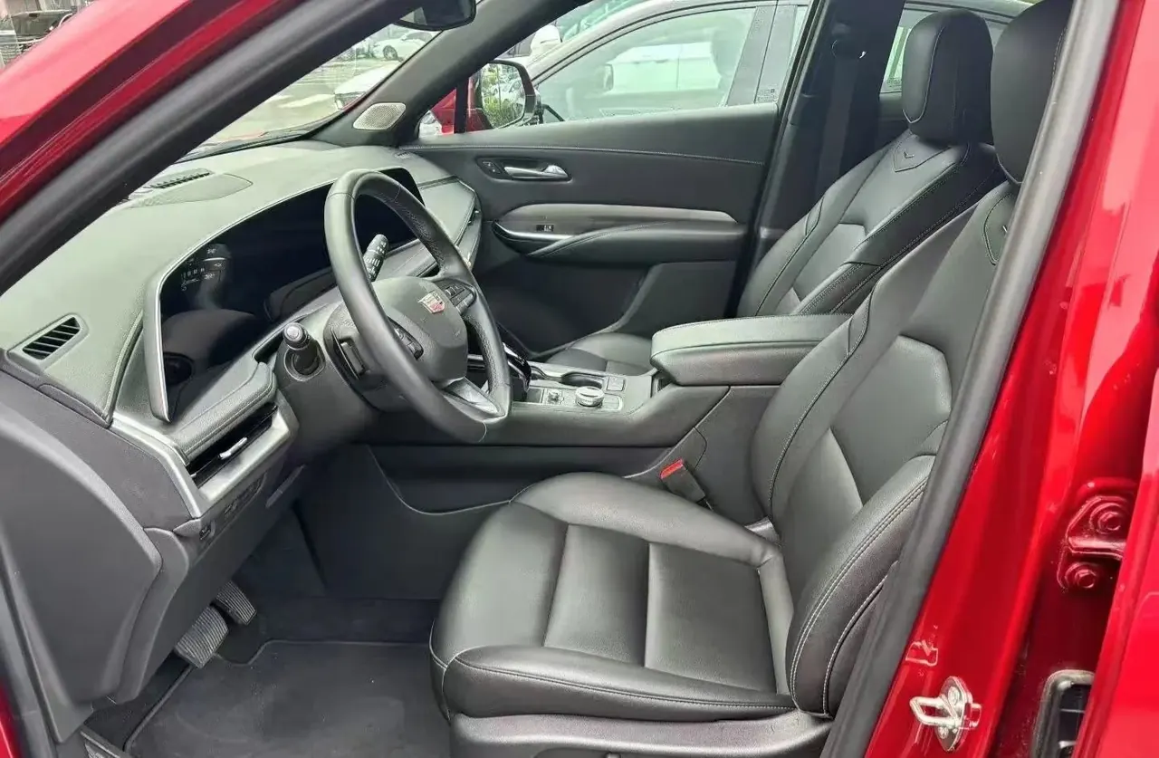 Cadillac 2020 XT4 2.0T 28T Two-Drive Technical Automatic Gear 2