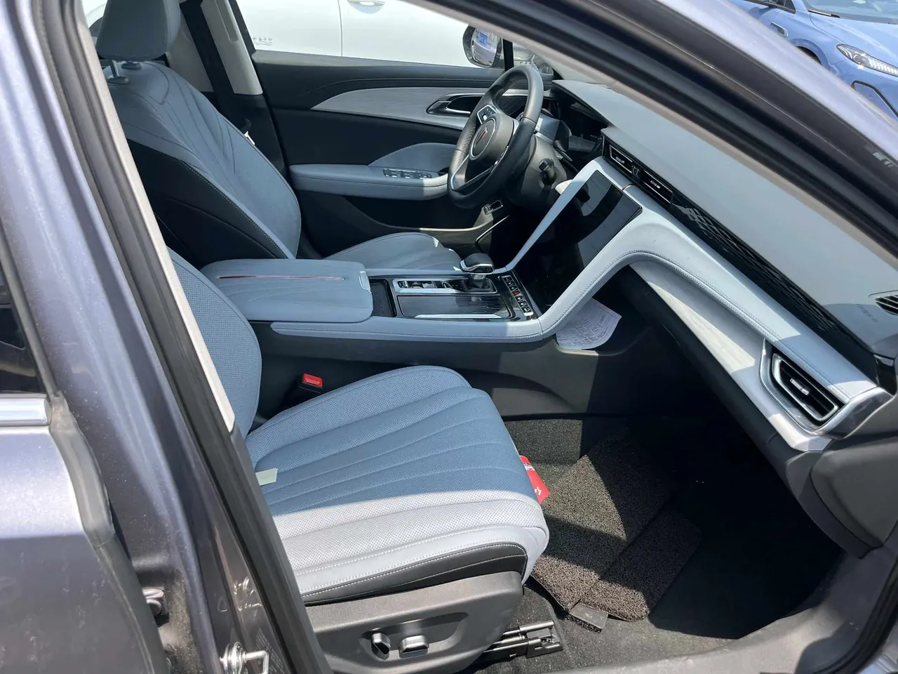 HongQi 2025 H5 PHEV 1.5T 170 Super Hybrid Automatic Gear 3