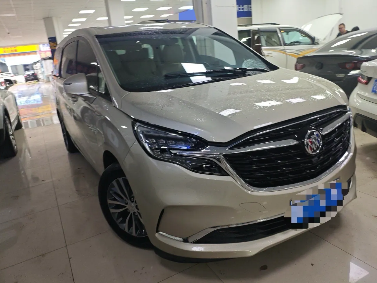 Buick 2022 GL8 ES Lu Zun 2.0T 653T Comfortable Automatic Gear 2