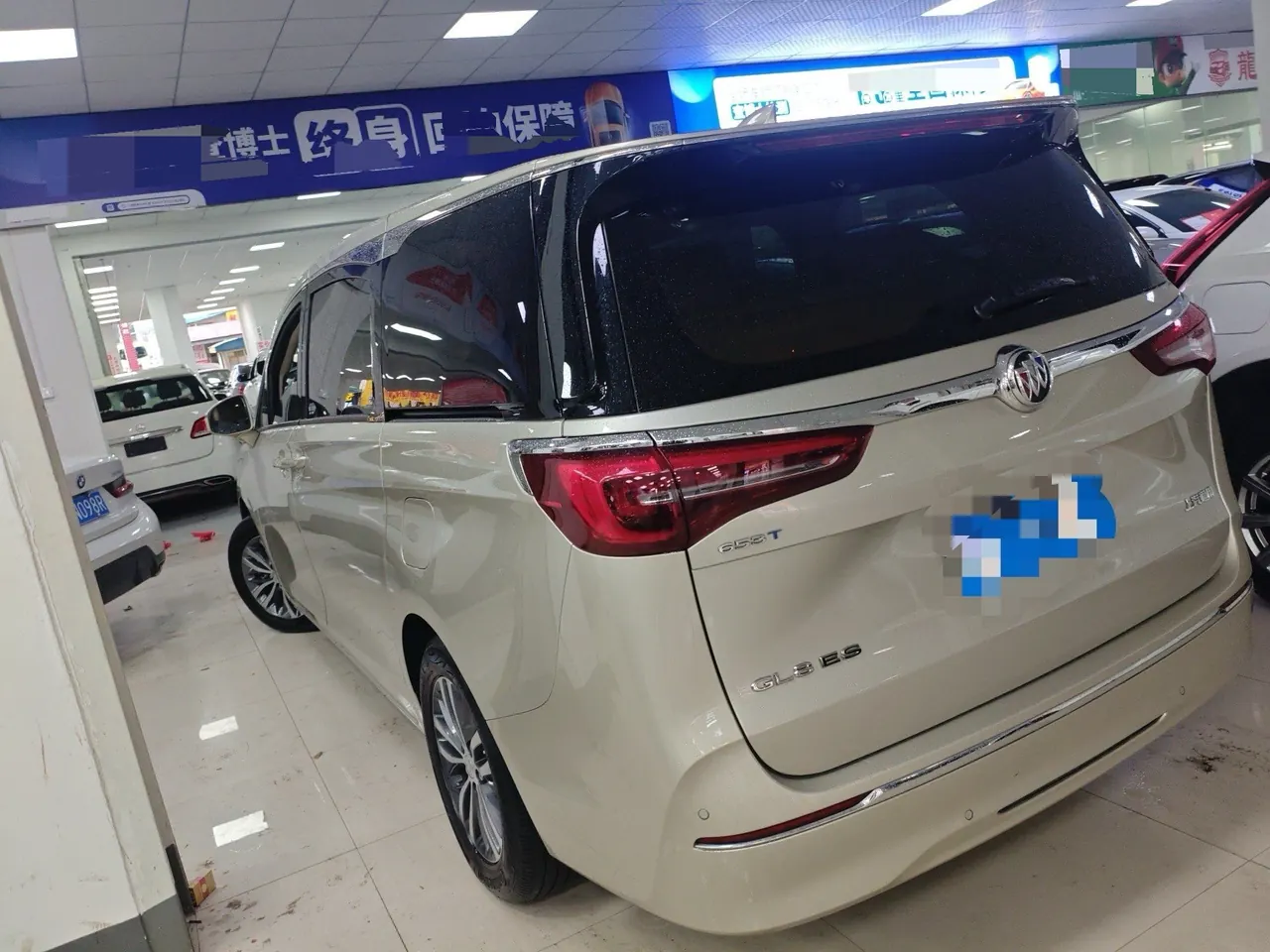 Buick 2022 GL8 ES Lu Zun 2.0T 653T Comfortable Automatic Gear 3