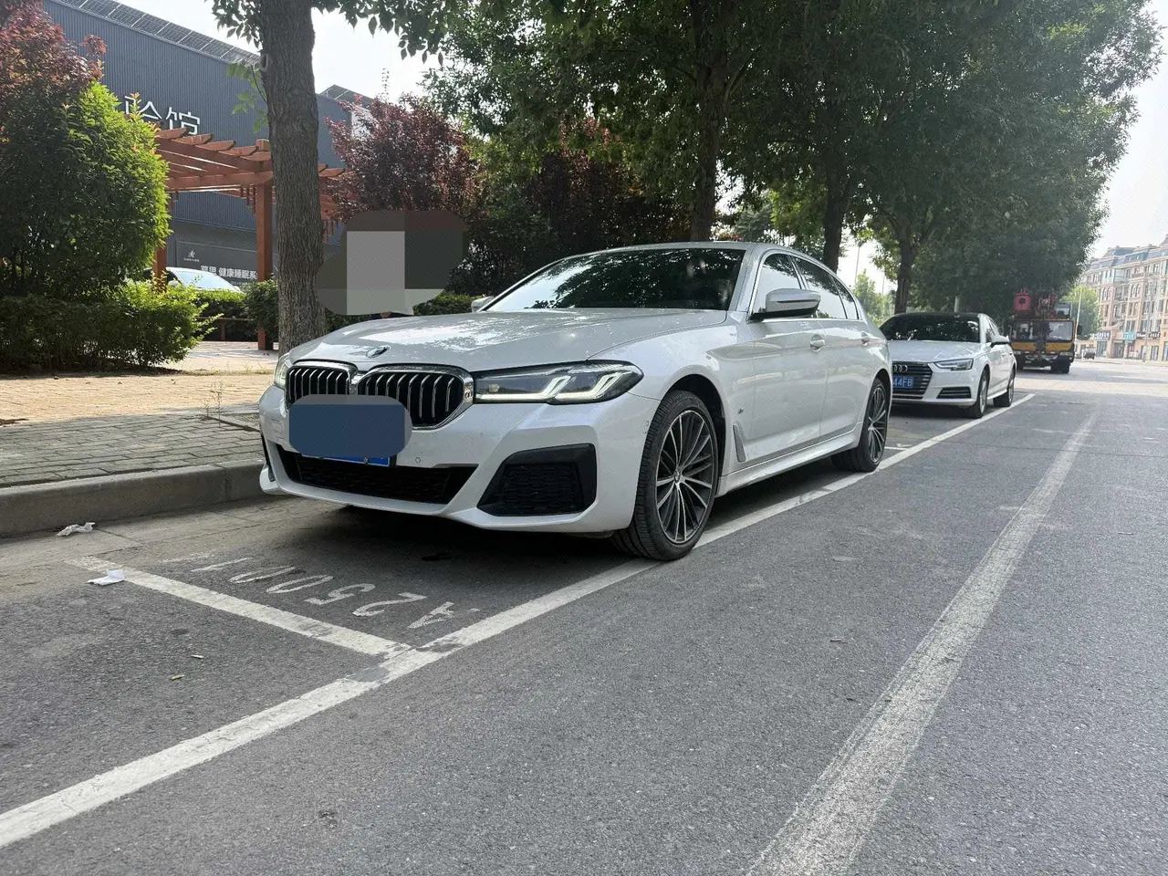 Open image lightbox: BMW 5 Series 2020 530Li 2.0T Leading M Sports Suit Automatic Gear