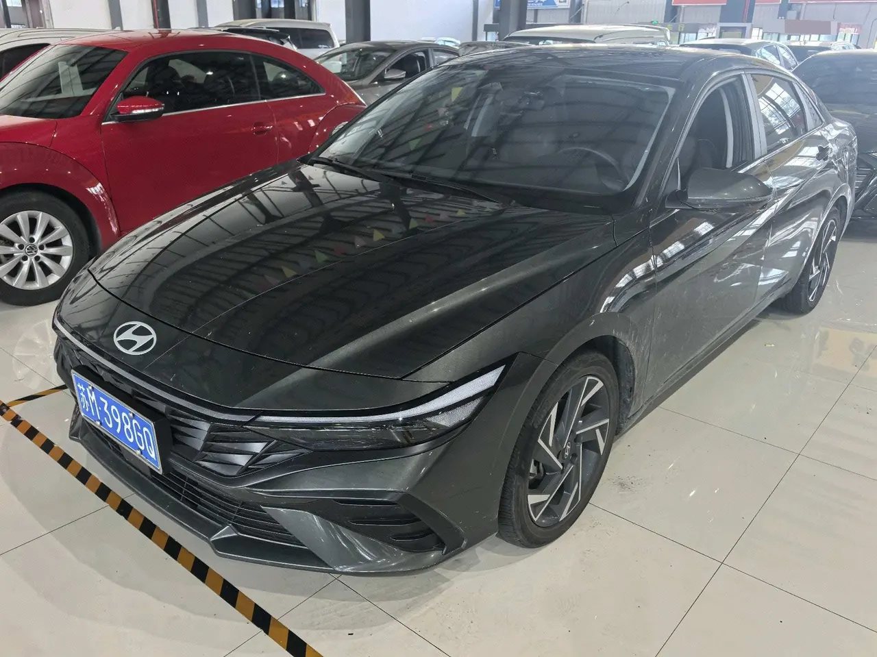 Open image lightbox: Hyundai 2023 Elantra -3-compartment 1.5 stepless LUX premium automatic gear