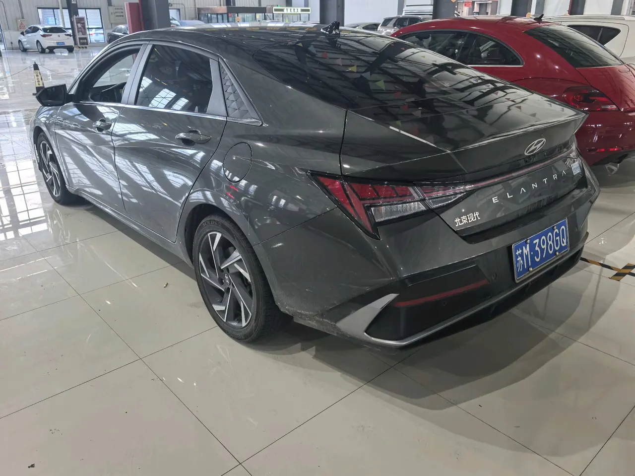 Hyundai 2023 Elantra -3-compartment 1.5 stepless LUX premium automatic gear 6