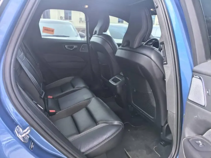 Volvo 2020 XC60 2.0T T5 4-wheel drive smart luxury automatic gear 4