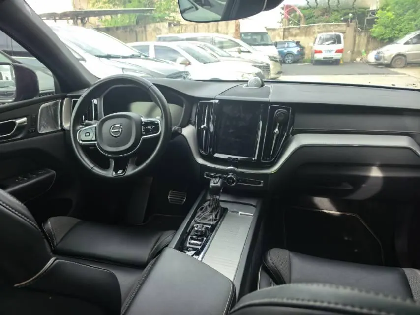 Volvo 2020 XC60 2.0T T5 4-wheel drive smart luxury automatic gear 5