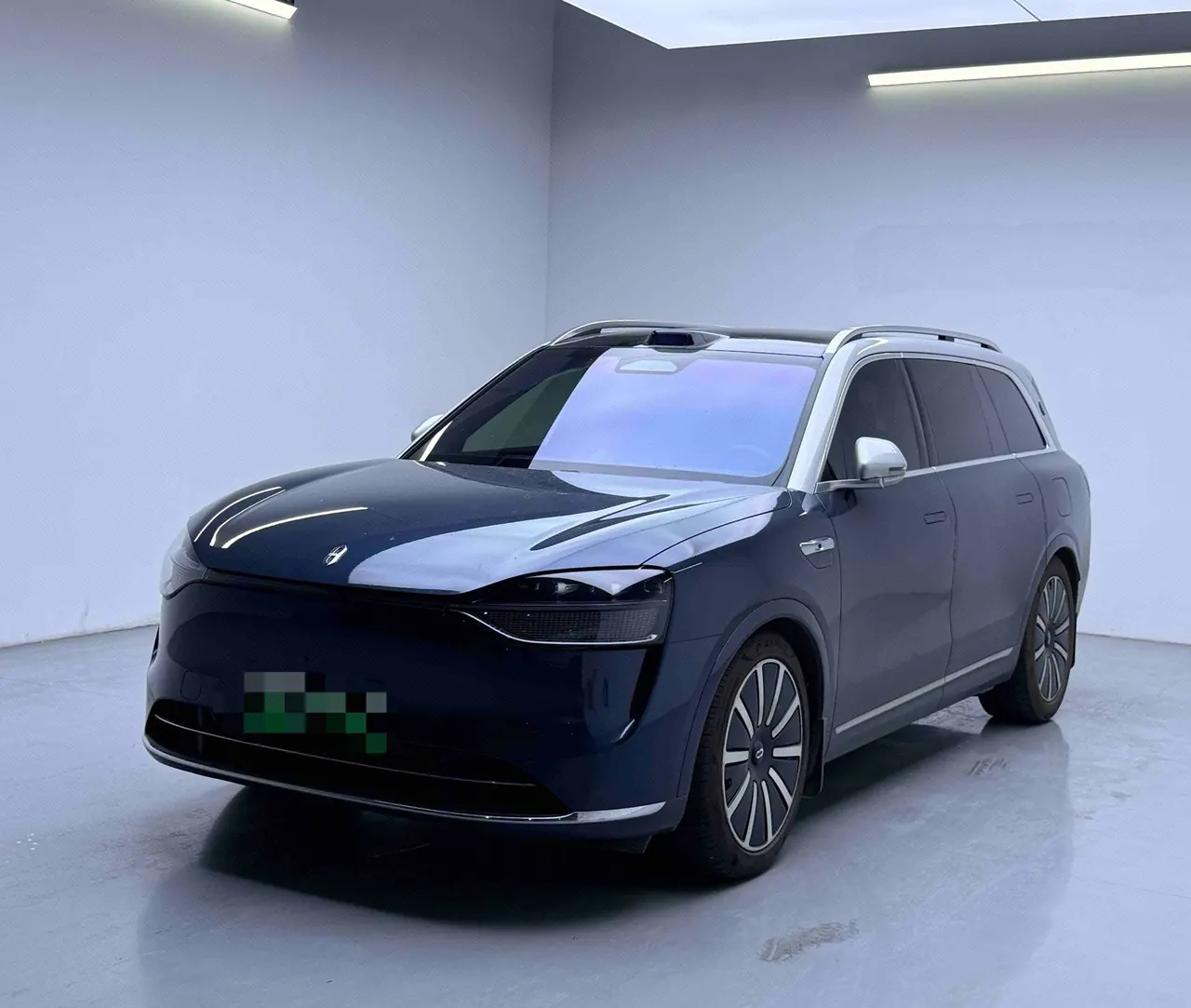 Open image lightbox: AITO 2024 AITO M9 extended range Max version 42kWh automatic gear