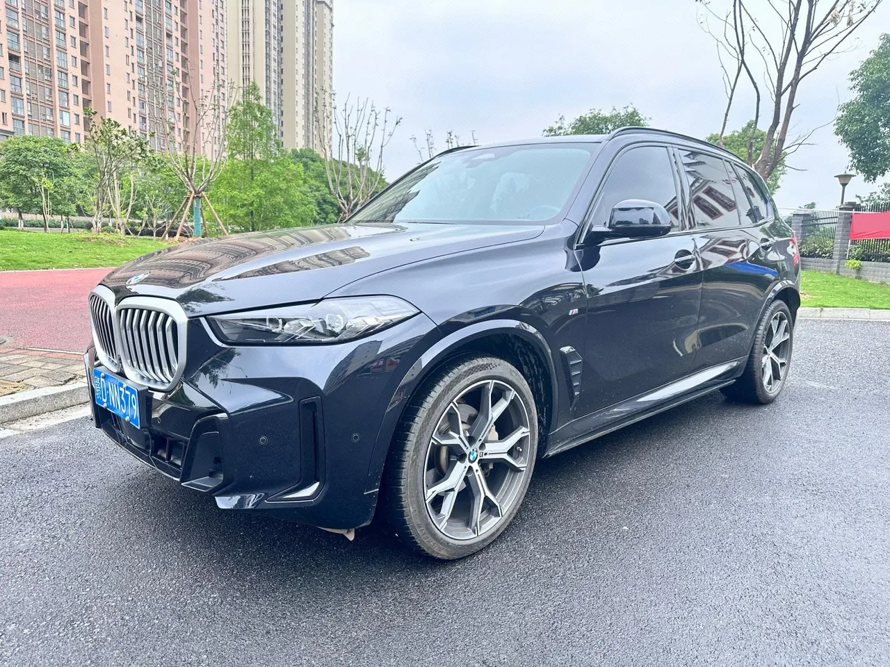 Open image lightbox: BMW 2023 X5 xDrive30Li 48V 2.0T M sports suit automatic gear