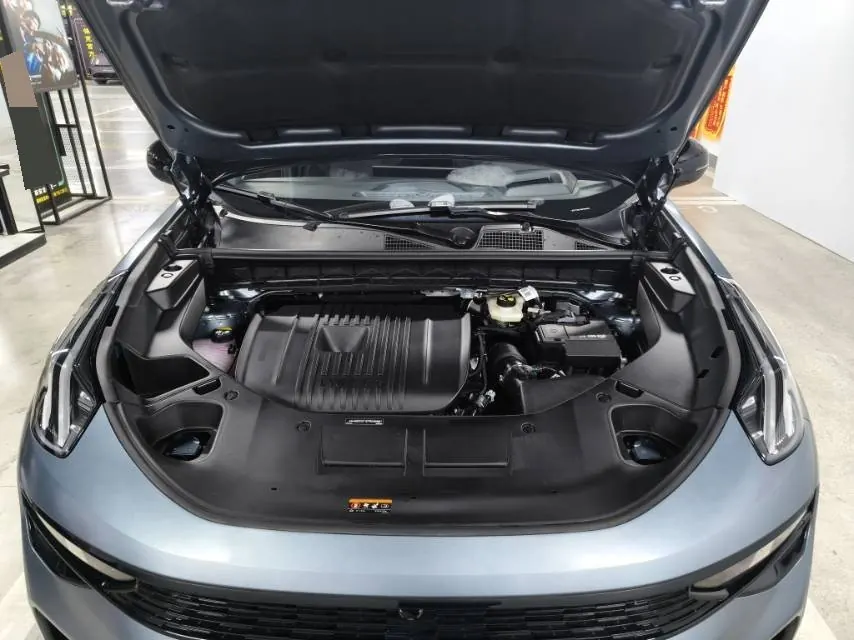 LYNK&amp;CO 2025 LYNK&amp;CO 01 2.0TD Two-wheel Drive New Pro Edition Automatic Gear 8