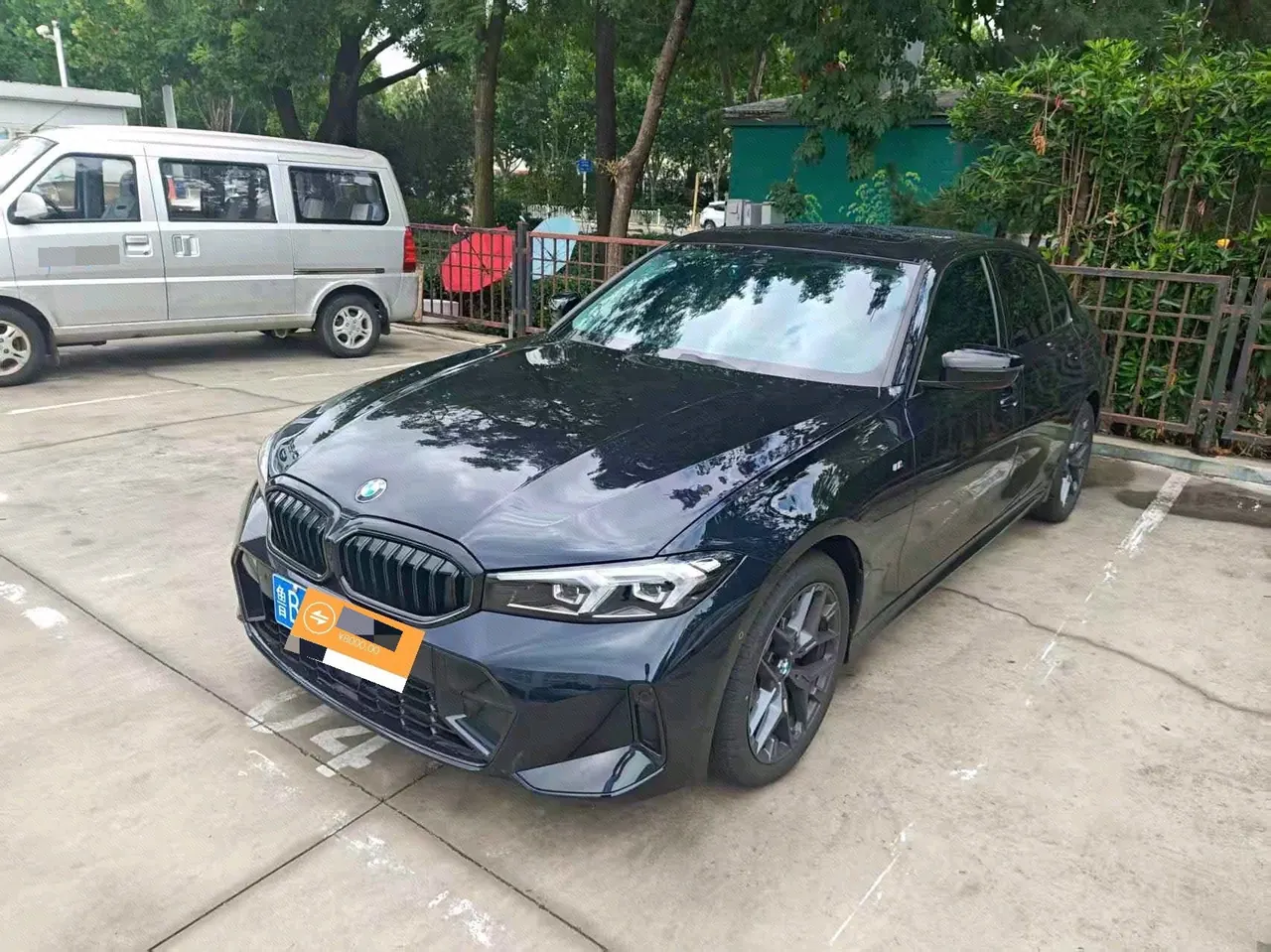 Open image lightbox: BMW 3 Series 2026 330Li 2.0T M Sports Obsidian Night Suit Automatic Gear