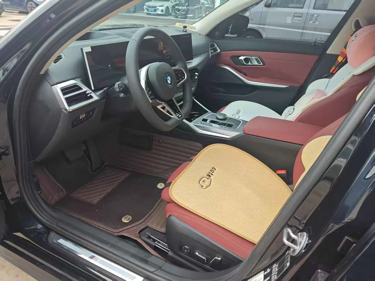 BMW 3 Series 2026 330Li 2.0T M Sports Obsidian Night Suit Automatic Gear 4