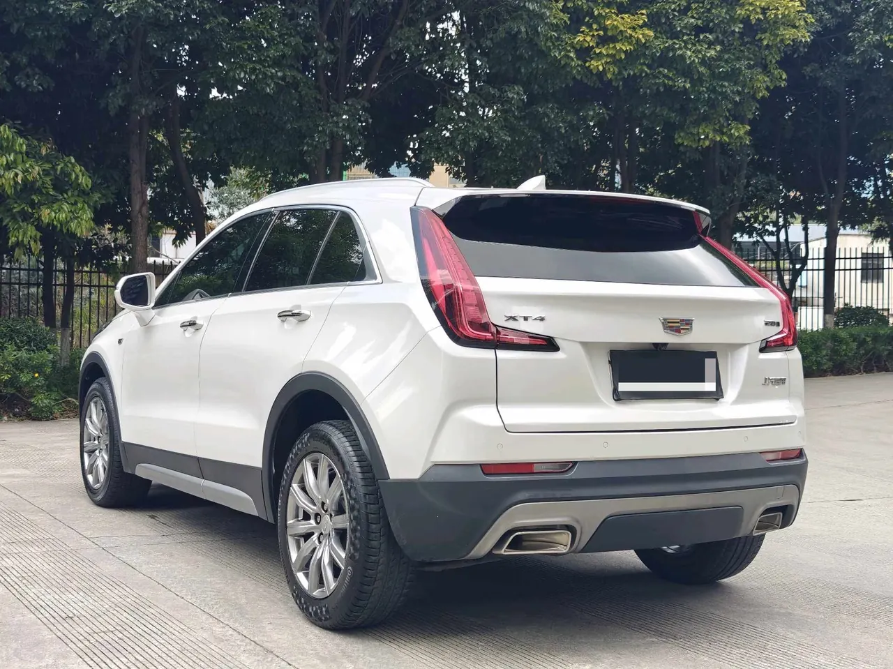 Cadillac 2021 XT4 2.0T 28T Two-Drive Leading Automatic Gear 8