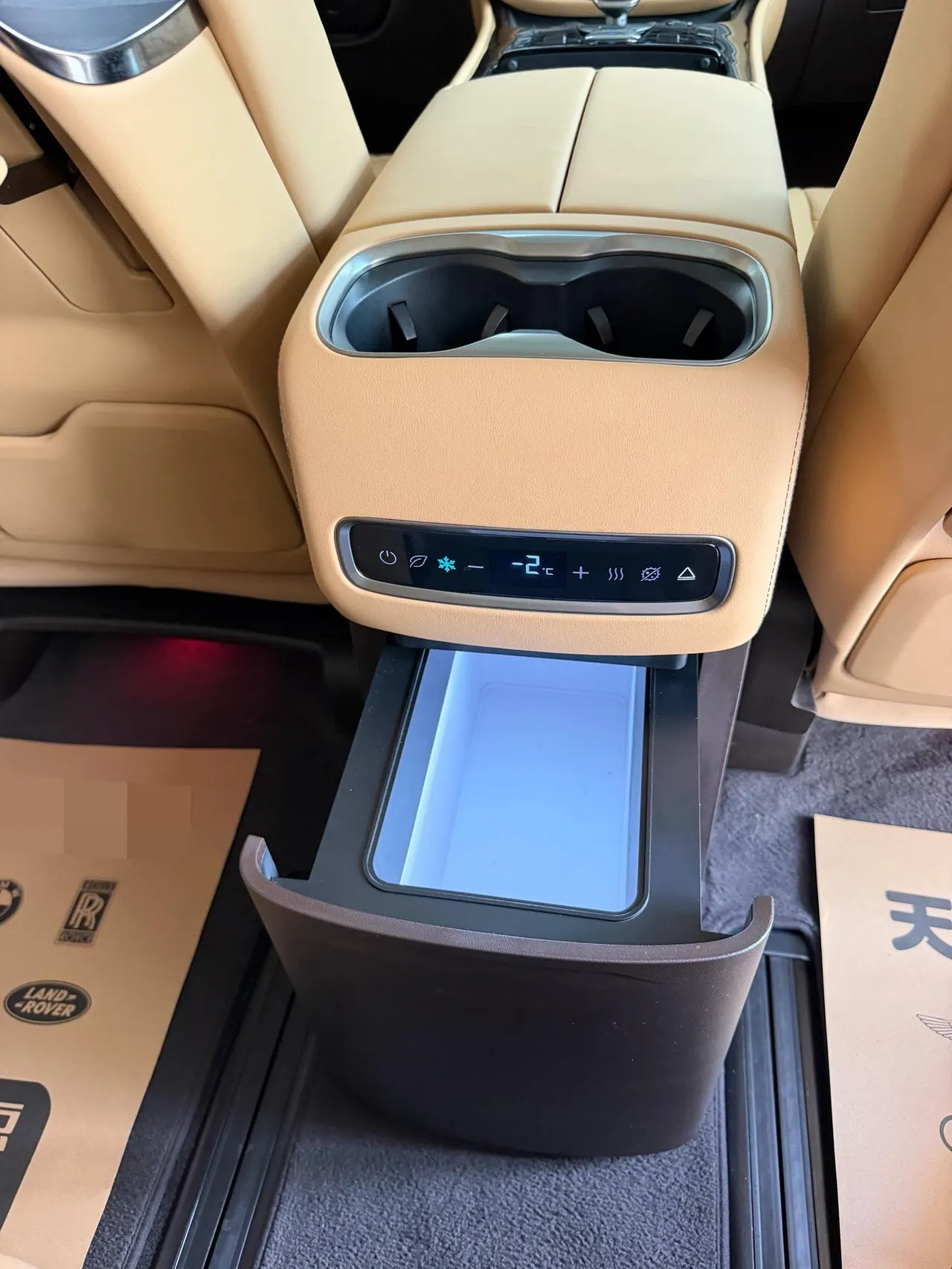 Denza 2025 Denza D9 DM-i 1.5T stepless intelligent driving version 1020 four-wheel drive flagship automatic gear 9
