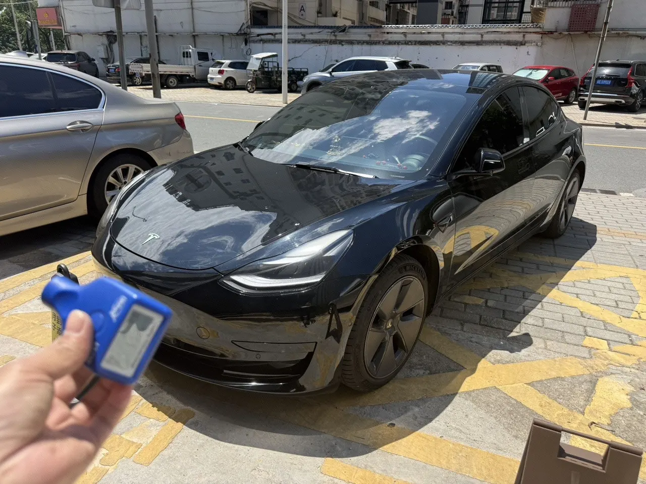打开图片灯箱:Tesla 2022 Model 3 rear-wheel drive version of automatic transmission