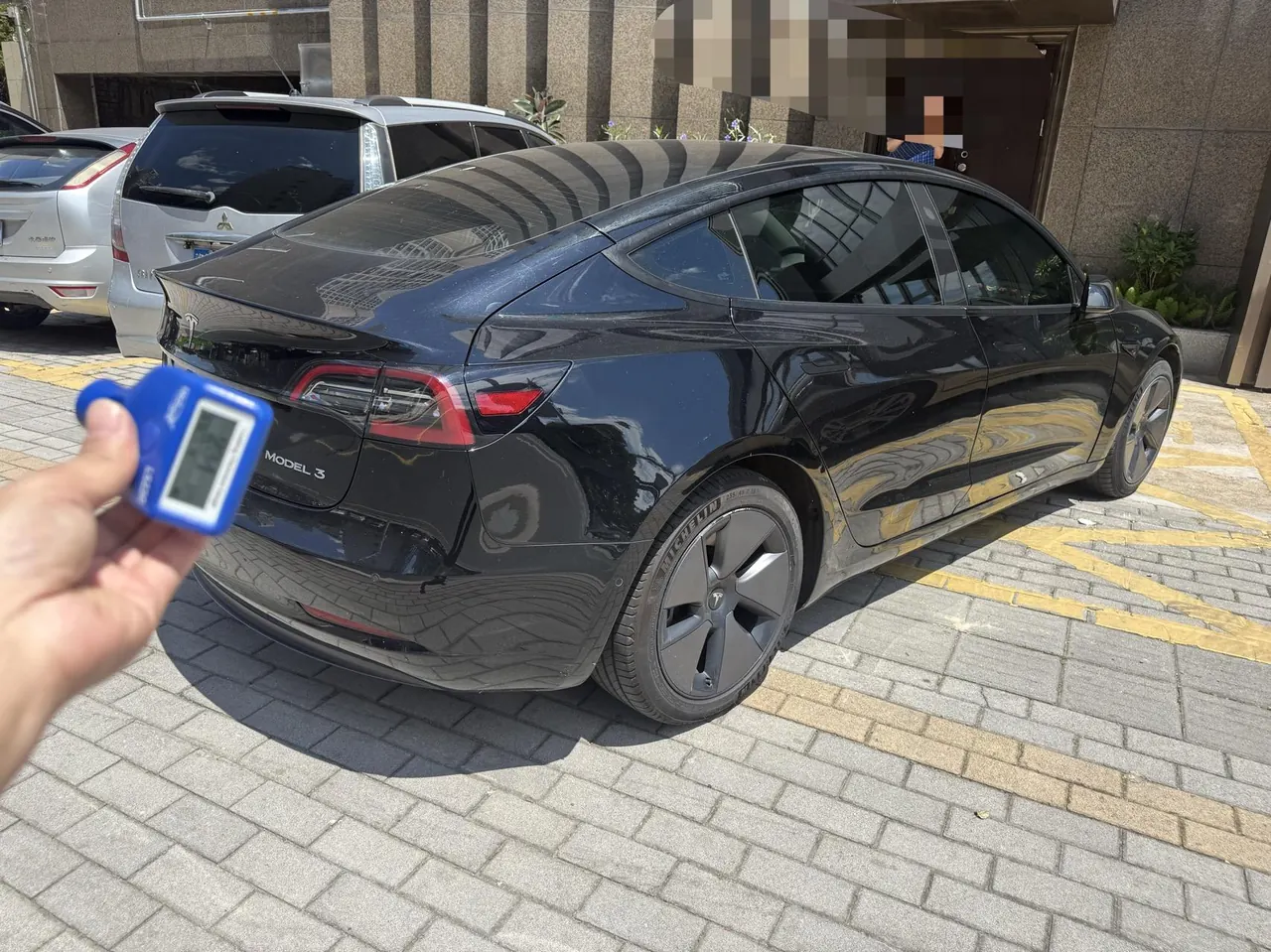 Tesla 2022 Model 3 rear-wheel drive version of automatic transmission 3