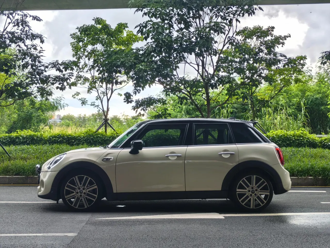 MINI Mini 5-Door (Imported) 2020 Mini Cooper S 2.0T Artist Automatic Gear 4