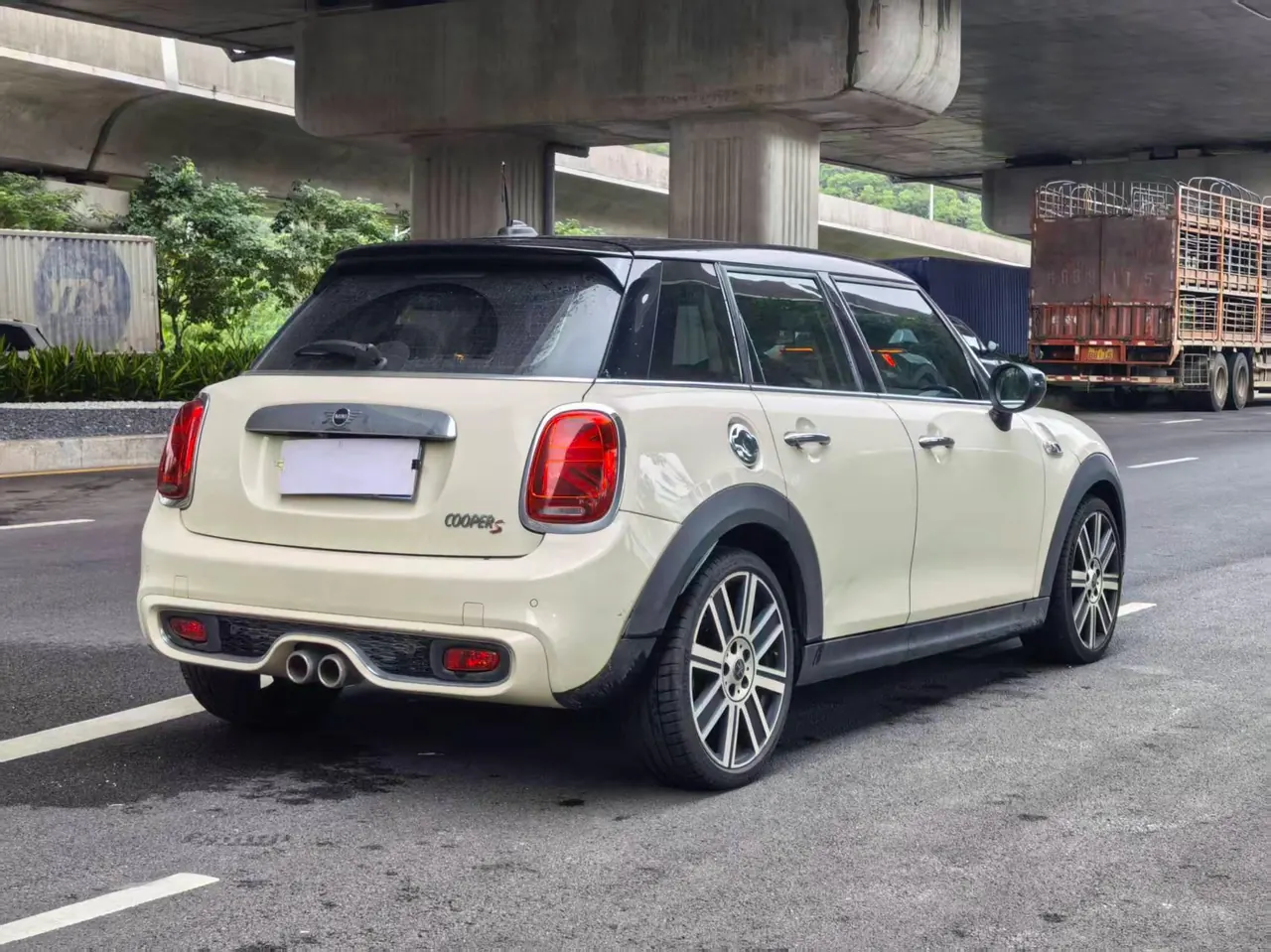 MINI Mini 5-Door (Imported) 2020 Mini Cooper S 2.0T Artist Automatic Gear 6