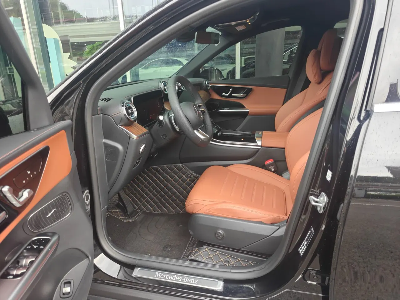 Mercedes Benz 2025 GLC 300 L 4MATIC 48V 2.0T dynamic 5-seat automatic gear 6