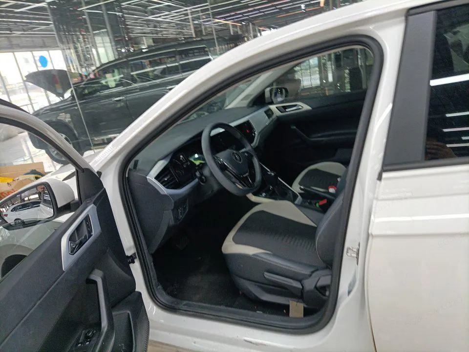 Volkswagen 2021 POLO Plus 1.5 Colorful Technology Edition Automatic Gear 4