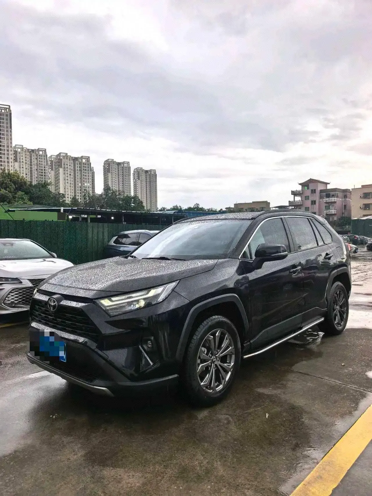 打开图片灯箱:Toyota 2023 RAV4 Rongbo 2.0 Stepless Two-Drive Fashion Plus Edition Automatic Gear