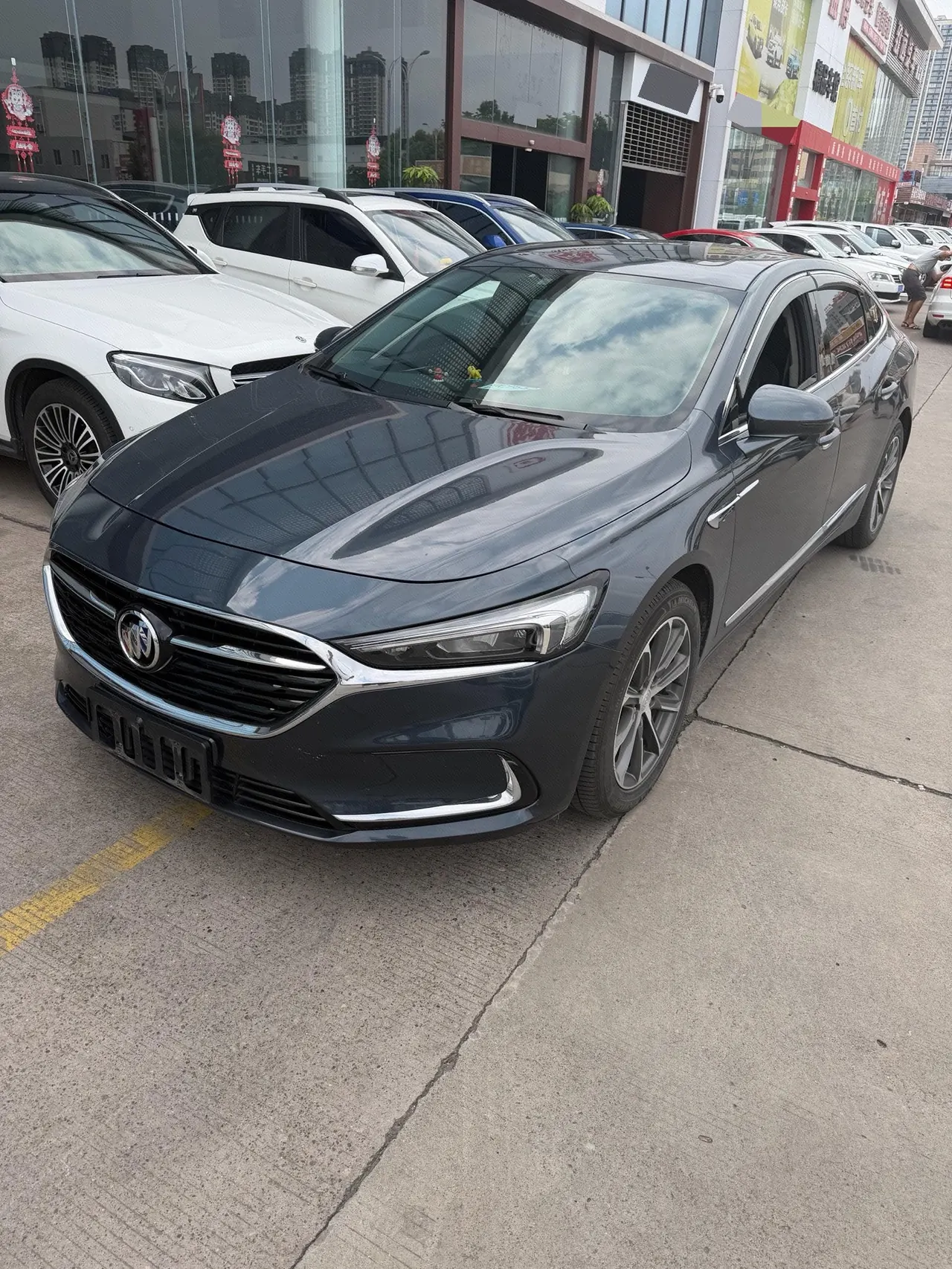 Open image lightbox: Buick 2021 LaCrosse 2.0T 652T Luxury Automatic