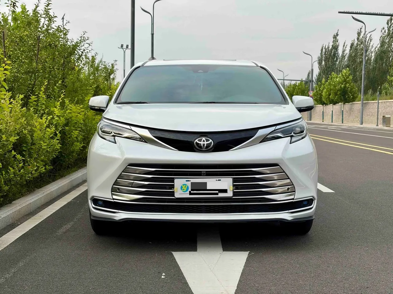 Toyota 2024 Sana 2.5 Stepless Four-wheel Drive Premium Edition Automatic Transmission 2