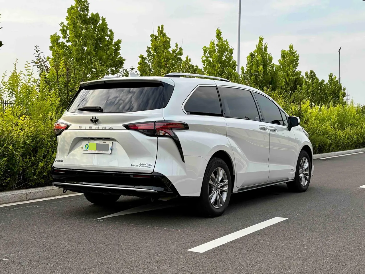 Toyota 2024 Sana 2.5 Stepless Four-wheel Drive Premium Edition Automatic Transmission 7