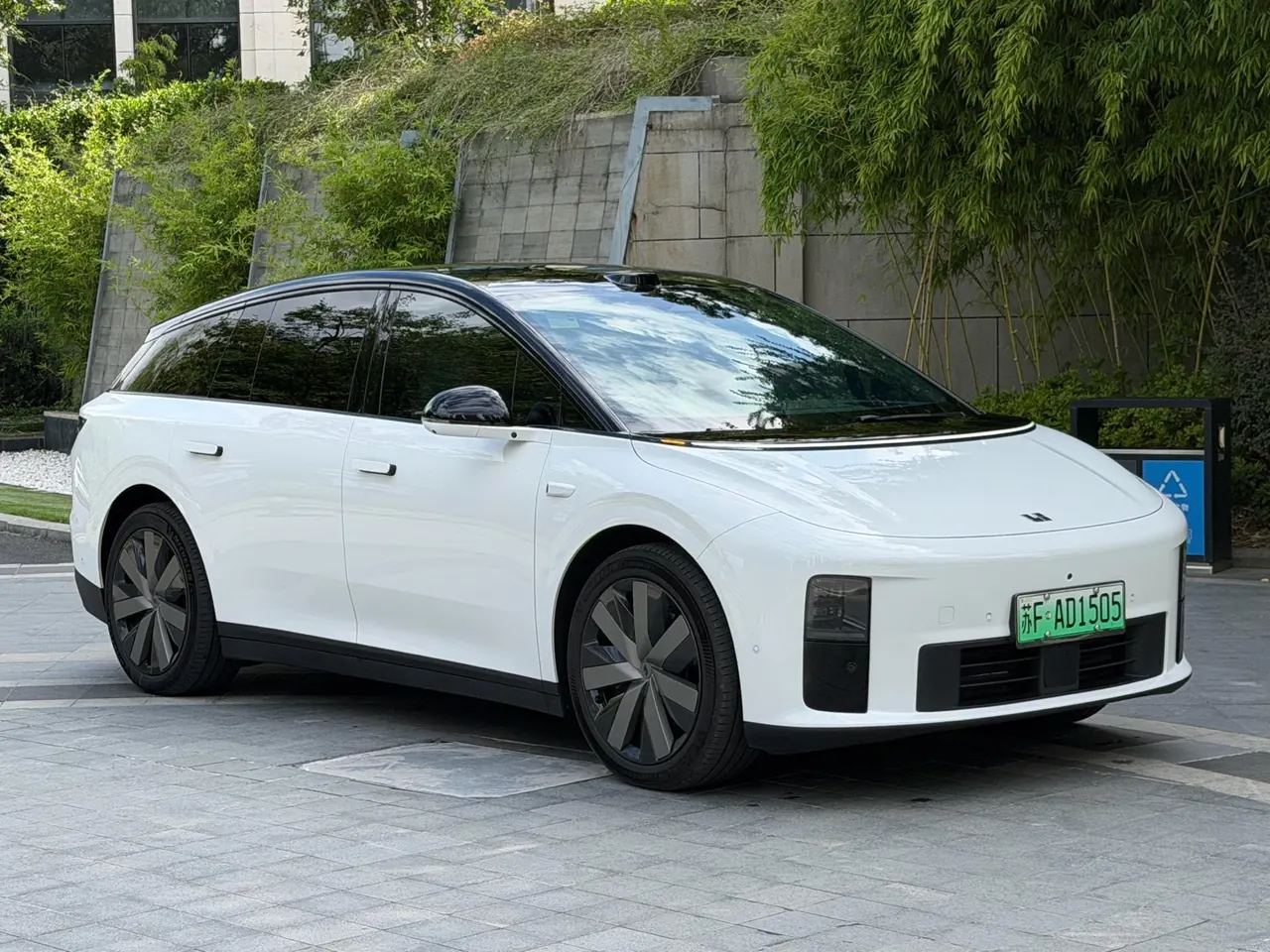 Li 2025 i6 four-wheel drive basic automatic transmission 6