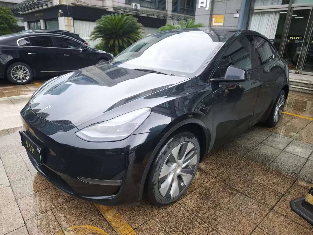 Open image lightbox: Tesla 2022 Model Y long endurance all-wheel drive version automatic transmission