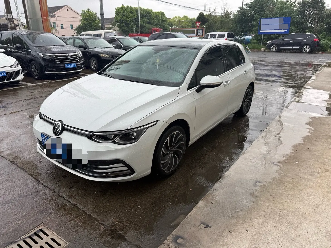 Open image lightbox: Volkswagen 2021 Golf 8 PRO 1.4TSI 280TSI Automatic