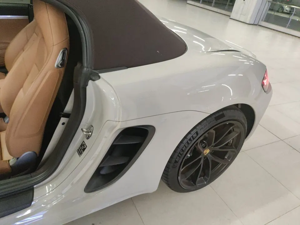 Porsche 718 (Imported) 2022 718 Boxer 2.0T Automatic 4