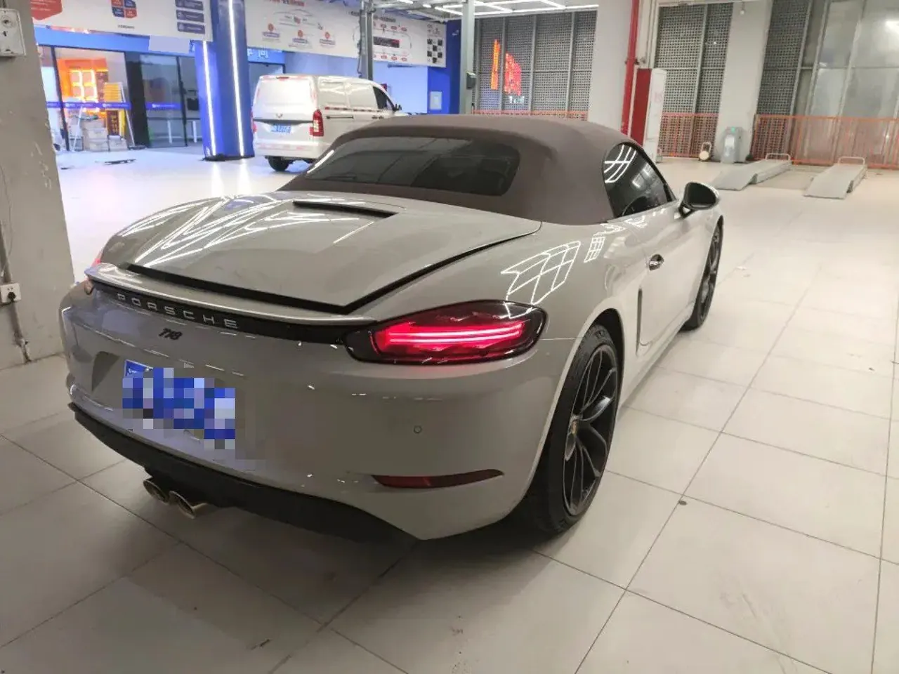 Porsche 718 (Imported) 2022 718 Boxer 2.0T Automatic 6