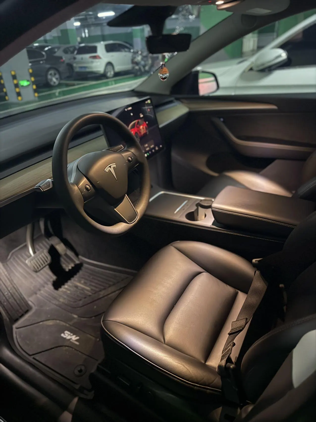 Tesla 2022 Model Y rear-wheel drive version (facelift) automatic gear 4