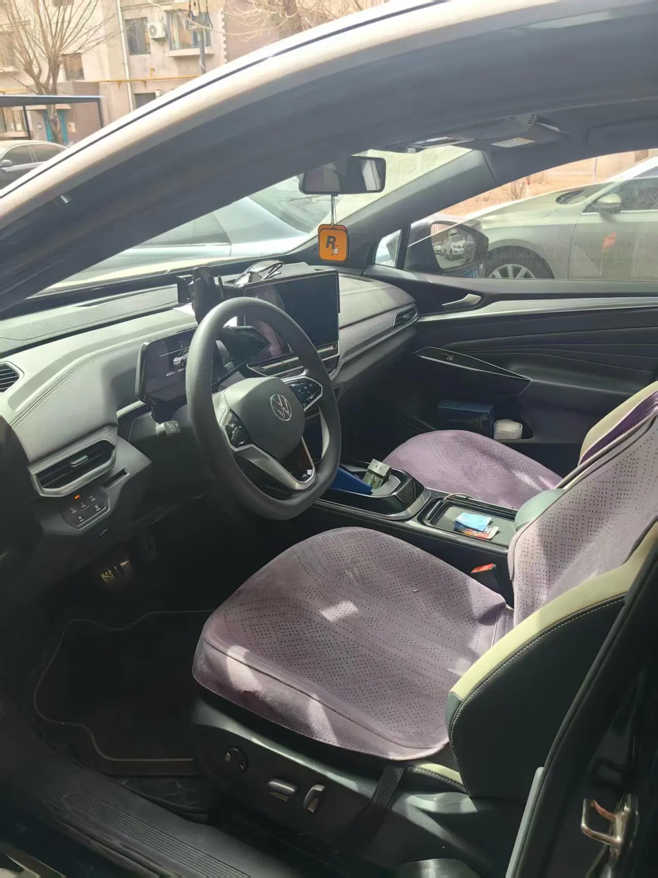 Volkswagen 2022 model ID. 4 CROZZ Pure Limited Edition Automatic Transmission 4