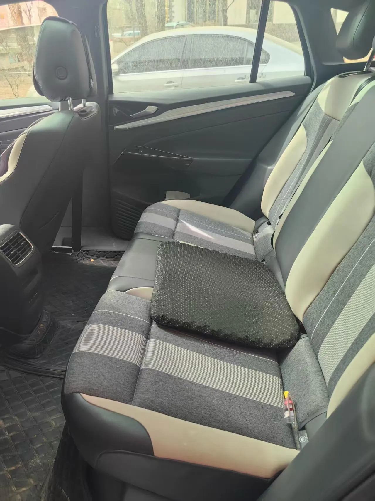 Volkswagen 2022 model ID. 4 CROZZ Pure Limited Edition Automatic Transmission 5