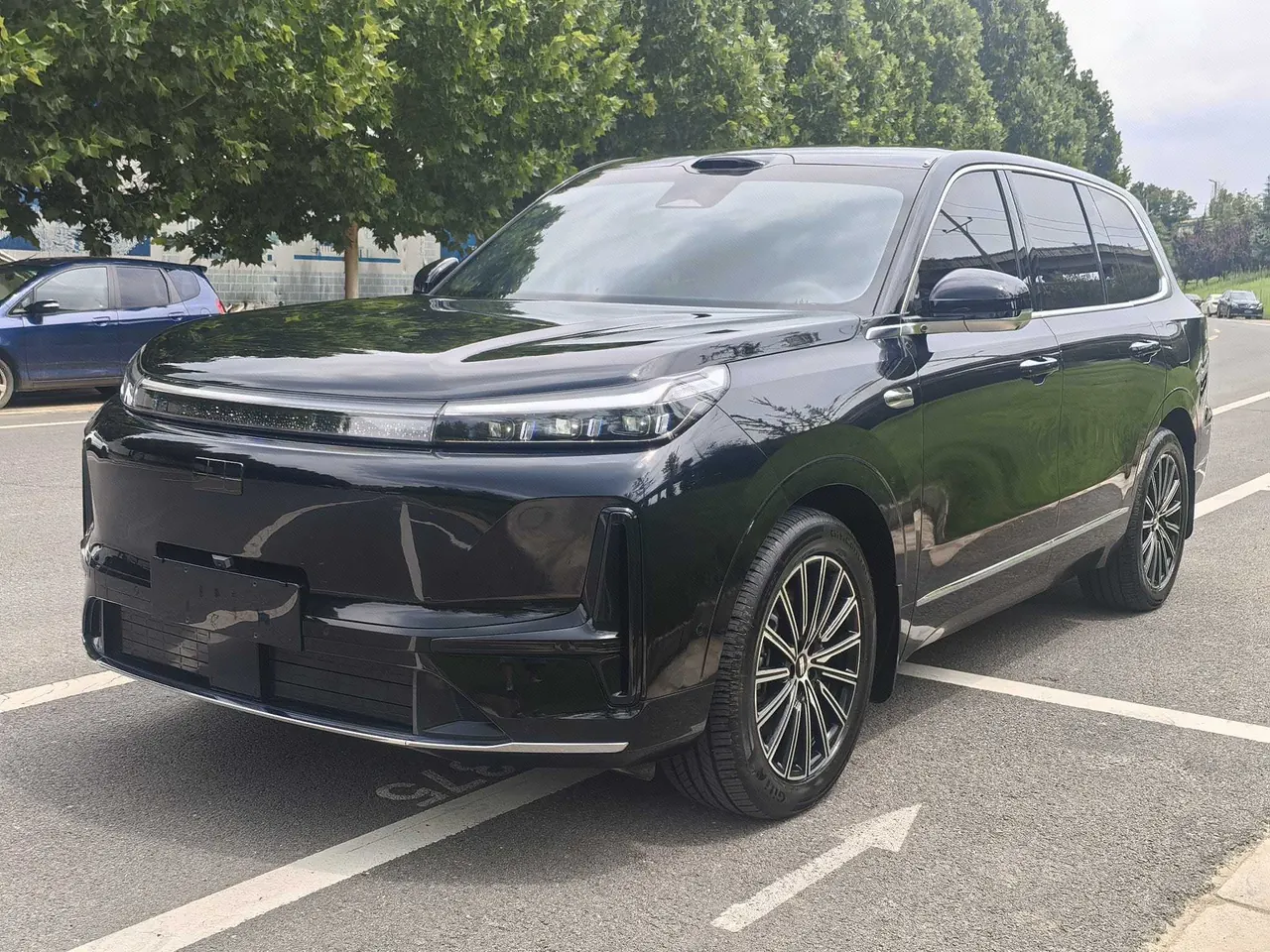 打开图片灯箱:Geely Galaxy 2025 M9 1.5T 230km Two-Drive Discovery Edition Automatic Gear